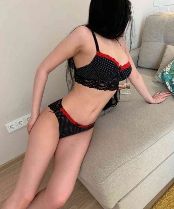 Я опытна и знаю, как доставить настоящее наслаждение. 🌟 Живу в Москве, городе страсти и возможностей. Мои услуги полны разнообразия - расслабляющий массаж, страстные эротические игры, полный релакс и многое другое. Со мной ты почувствуешь себя на вершине блаженства! 🌹 На моих фото ты окунешься в мир искушения и красоты. А отзывы моих довольных клиентов говорят сами за себя. 🌟 Доверься мне и позволь мне показать тебе незабываемое удовольствие! Жду встречи с нетерпением... 💋 4786, 22 года